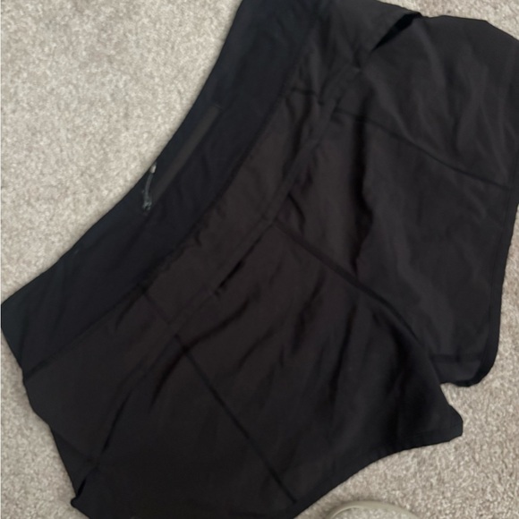 lululemon athletica size 8 Black Athletic Shorts - Picture 3 of 6
